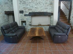 A seating area at Os NOVOS