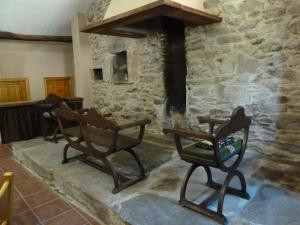 A seating area at Os NOVOS