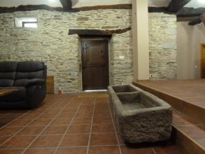A seating area at Os NOVOS