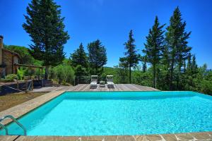 The swimming pool at or close to Casa Fioraie by PosarelliVillas