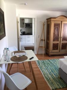 Kuchyň nebo kuchyňský kout v ubytování Apartment nähe Ettlingen - 15 min zur Messe Karlsruhe