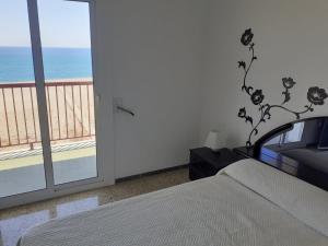 Fotografie z fotogalerie ubytování Suitur apartamento primera linea mar vistas playa v destinaci Canet de Mar