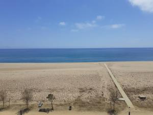 Fotografie z fotogalerie ubytování Suitur apartamento primera linea mar vistas playa v destinaci Canet de Mar