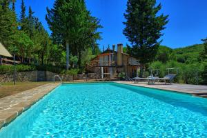 The swimming pool at or close to Casa Fioraie by PosarelliVillas