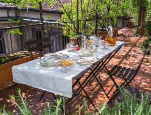 Jedlo v ubytovaní bed & breakfast alebo blízkom okolí