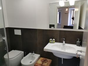 Łazienka w obiekcie Fabretti House - Centro storico