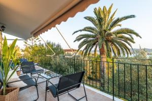 Rõdu või terrass majutusasutuses Dream Garden Apartments Corfu