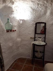 Kúpeľňa v ubytovaní Casa Rural Cueva El Sauce