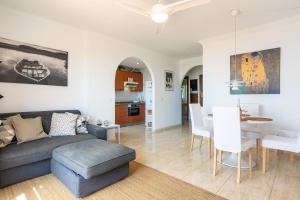 Posedenie v ubytovaní Two bedroom penthouse in Torremuelle Benalmádena
