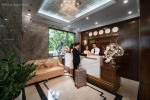 Area lobi atau resepsionis di Hillary Hanoi Hotel