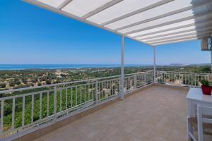 Balkón alebo terasa v ubytovaní Haravgi 5 bedrooms villa