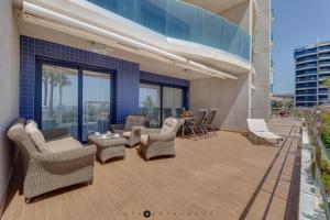 Balkón nebo terasa v ubytování SEA SENSES SKYLINE Torrevieja