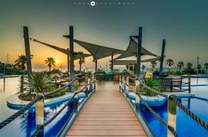 Bazén v ubytování SEA SENSES SKYLINE Torrevieja nebo v jeho okolí