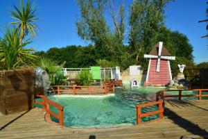 Gîte d hôte jacuzzi piscine sauna privés兒童遊樂區