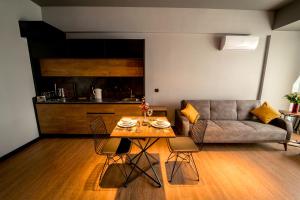 A seating area at The Kayseri Loft Hotel