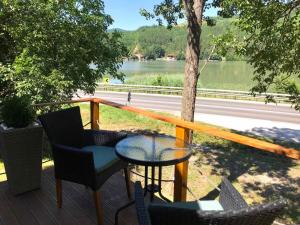 Μπαλκόνι ή βεράντα στο Glamping Jezero