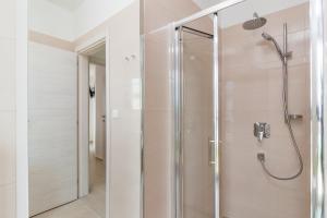 Kúpeľňa v ubytovaní Villa Elena Deluxe mit Whirlpool und beheiztem Pool am Meer und wunderschönen Blick auf die Brijuni Inseln