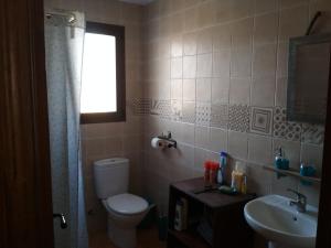 A bathroom at Casa Rural La Galana Albacete