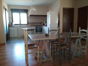 A kitchen or kitchenette at Casa Rural La Galana Albacete