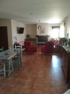 A seating area at Casa Rural La Galana Albacete