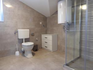 Kúpeľňa v ubytovaní Apartmani Hrvoje Klarić - Srima