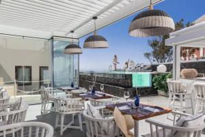 Posezení v ubytování Mythical Blue Luxury Suites