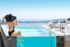 Piscina di Mythical Blue Luxury Suites o nelle vicinanze