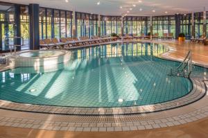 Bazén v ubytování Parkhotel Adler nebo v jeho okolí