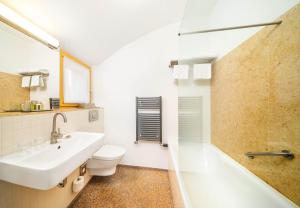 Koupelna v ubytování Bellevue Hotel Benešov