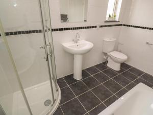 Koupelna v ubytování Nappers Cottage + 15 fotografií