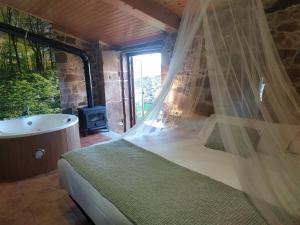 Kúpeľňa v ubytovaní REMANSO DE TRASFONTAO "Casa do Campo" + 29 fotografií