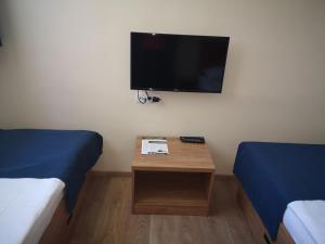 TV a/nebo společenská místnost v ubytování Apartments&Camping ZIP