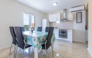 Kuchyň nebo kuchyňský kout v ubytování Apartments Listes