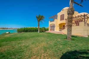 Gallery image of Scenic Views 3 bedroom Villa with private jacuzzi in Sabina in Hurghada