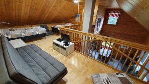 Ein Sitzbereich in der Unterkunft Riekko Chalet