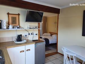 Gallery image of Lakeside Accommodation in Knysna