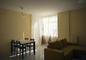 A seating area at STANZA EUCALIPTO