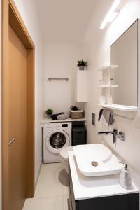 Fotografie z fotogalerie ubytování Modern Design Studio Apartment In Riga Center v Rize