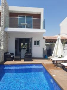 Gallery image of Melanos Fully Renovated TownHouse with Private Pool in Paphos