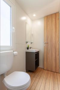 Koupelna v ubytování Mobile Homes Lopari