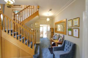 Chestnuts House Boutique B&B的休息区