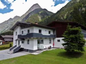 Foto da galeria de Apart Montana em Sankt Leonhard im Pitztal