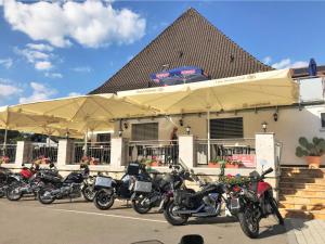 Fotografie z fotogalerie ubytování Bodensee-Hotel Kreuz v destinaci Uhldingen-Mühlhofen