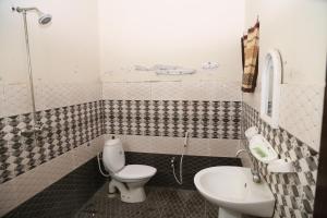 A bathroom at Hotel Sereena residence