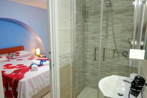 A bathroom at La Fenice