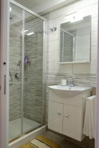 A bathroom at La Fenice