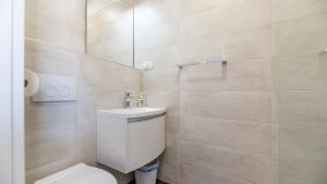 Fotografie z fotogalerie ubytování Dalibor Baska Rooms v destinaci Baška + 74 fotografií
