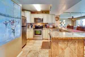 A kitchen or kitchenette at Beach Front 18th Flr, Best Ocean View, New Upgrades
