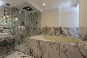 A bathroom at Boutique Hotel Villa Zoppi - Adults only