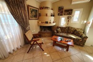A seating area at Villa Aliki